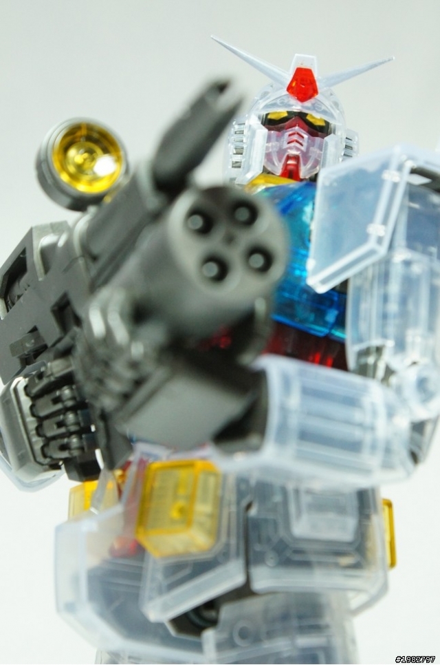 [分享] MG RX-78-2 Ver2.0 EXPO透明版