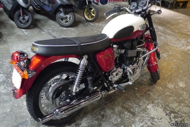 [開箱]紅白勝利號 TRIUMPH T100 夜間開箱 9/22更新多來一台鋼絲圈