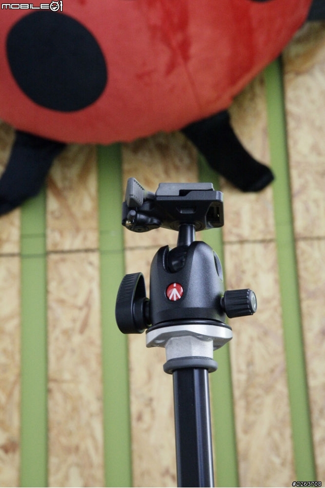 <開箱>午後大雨也要保持拉丁的自信與優雅。Manfrotto MK294超穩定腳架