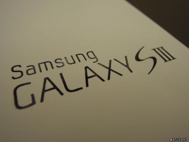 [開箱]「Samsung Galaxy SIII白得更有魅力!」+「藍白同堂相見歡」