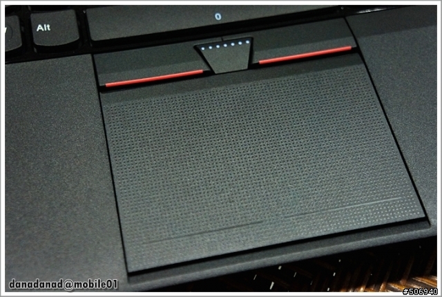 [開箱]ThinkPad Edge E530 中用不中看 安心卡實在