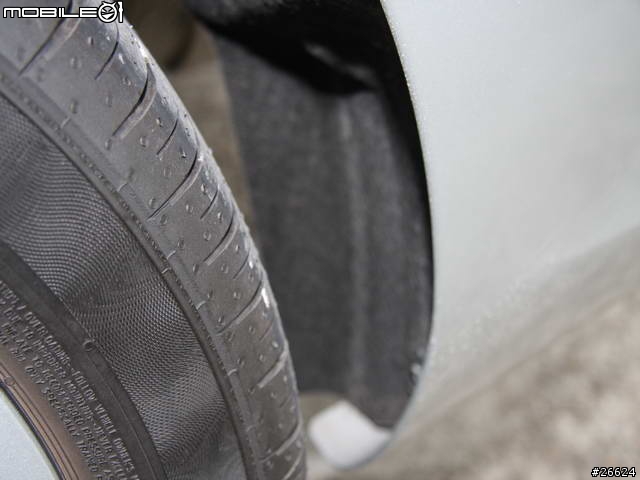 Ford FIESTA 1.6 4D 之林麥克駕馭心得 ~ 呼，花了6小時寫這篇第一次01試駕文章