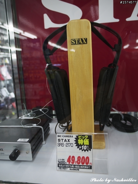 [純分享] 大阪難波 Bic Camera，試聽機摸到爽...