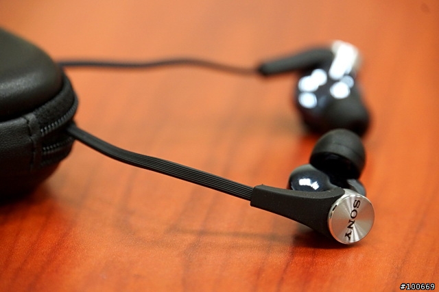 [開箱] 新貨到!! 重低音之新星 SONY MDR-XB90EX 開箱 + 簡單心得