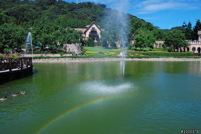 台中新社古堡之旅(D40拼了，沒修圖直接開P模下去照)