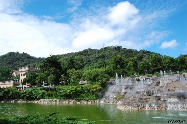 台中新社古堡之旅(D40拼了，沒修圖直接開P模下去照)