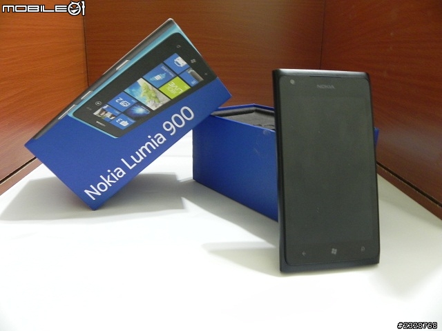 我和 Nokia Lumia 900 開箱心得and心得~