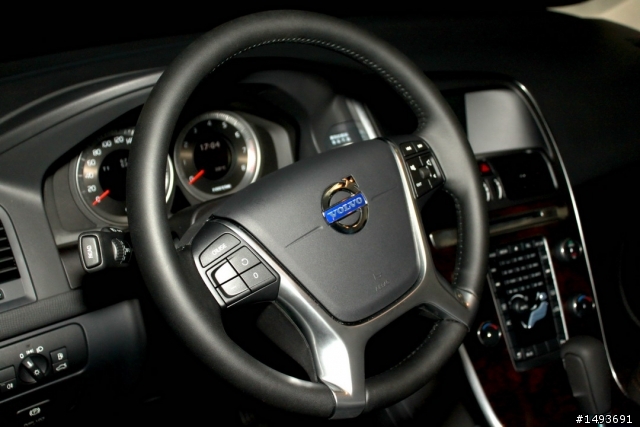 2012 VOLVO XC60 T5 豪華版開箱試乘印象