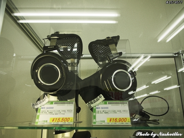 二手耳機店 - eイヤホン，大阪日本橋本店 (很多照片)