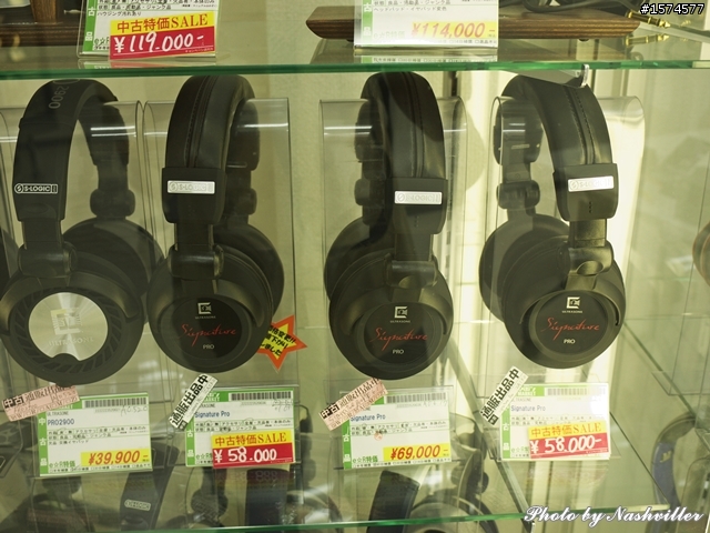 二手耳機店 - eイヤホン，大阪日本橋本店 (很多照片)
