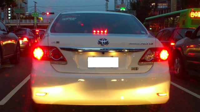 昨天在"臺灣大道"巧遇 Altis Hybrid！！