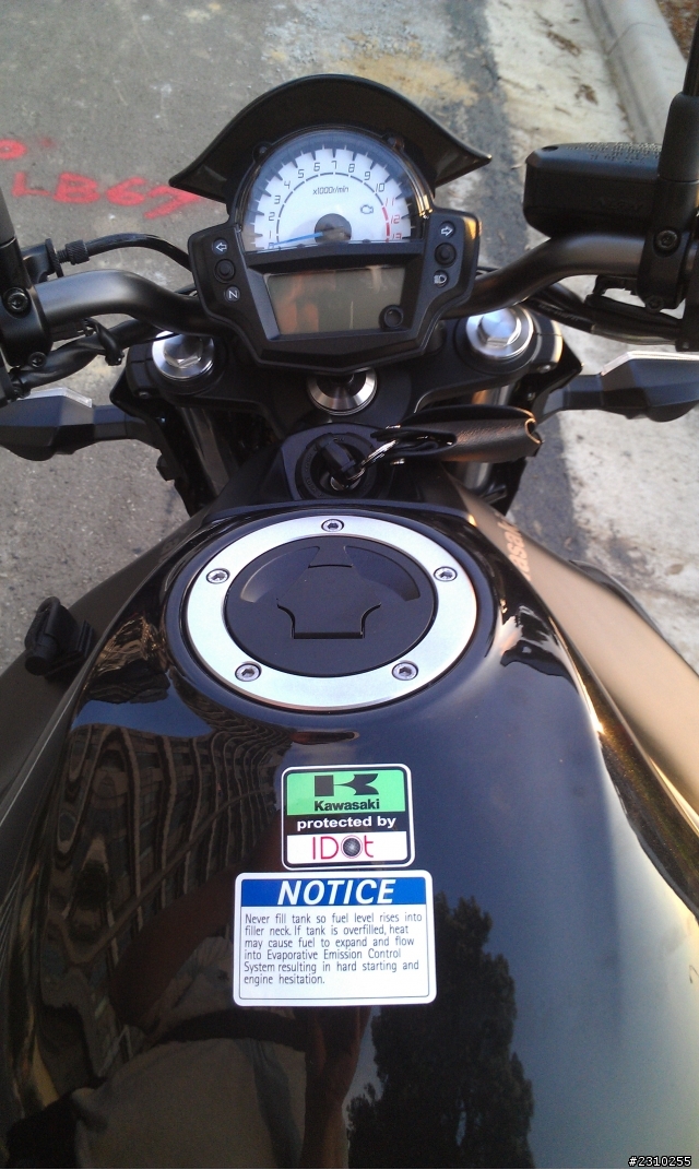 Kawasaki 川崎2012er6n小開箱