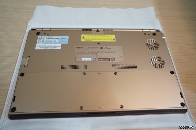 [開箱] 金色燦爛 ─ 橫跨太平洋的藝術極致 VAIO Z13 (美版)