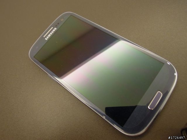 [開箱]「Samsung Galaxy SIII白得更有魅力!」+「藍白同堂相見歡」