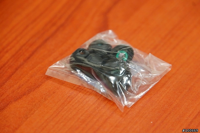 [開箱] 新貨到!! 重低音之新星 SONY MDR-XB90EX 開箱 + 簡單心得