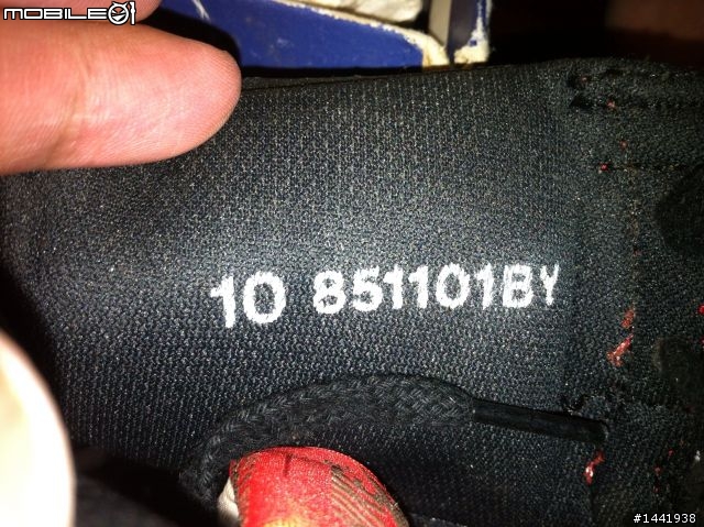 求助~ Air Jordan 1 請高人幫我鑑定這是不是1985年原版? 還是復刻?還是假的?