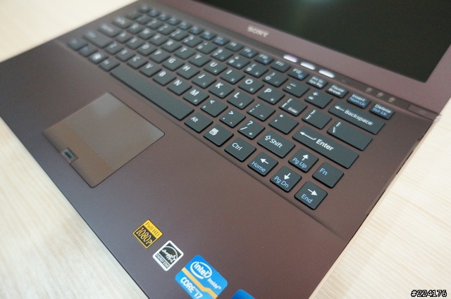 [開箱] 金色燦爛 ─ 橫跨太平洋的藝術極致 VAIO Z13 (美版)