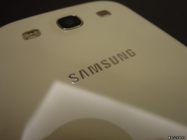 [開箱]「Samsung Galaxy SIII白得更有魅力!」+「藍白同堂相見歡」