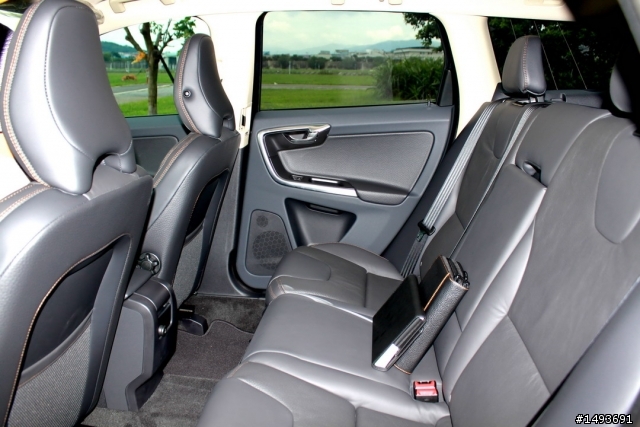 2012 VOLVO XC60 T5 豪華版開箱試乘印象