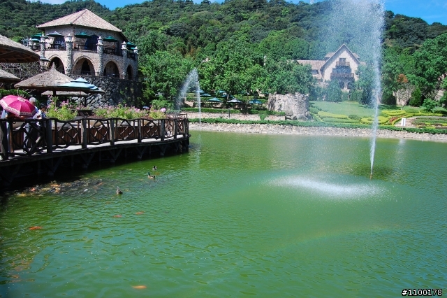 台中新社古堡之旅(D40拼了，沒修圖直接開P模下去照)