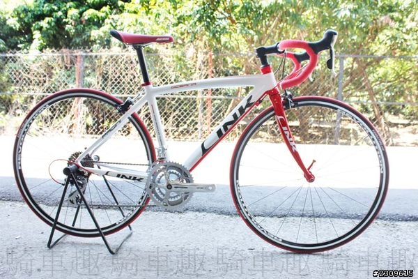 Y拍看到一台公路車 與GIANT R3請問大大們覺得我該買哪台