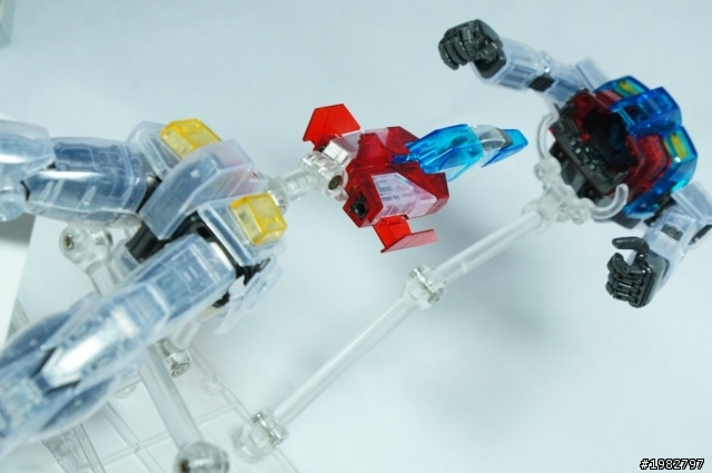 [分享] MG RX-78-2 Ver2.0 EXPO透明版