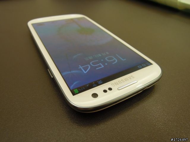 [開箱]「Samsung Galaxy SIII白得更有魅力!」+「藍白同堂相見歡」