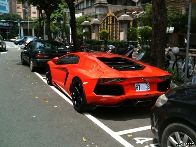 LP700-4