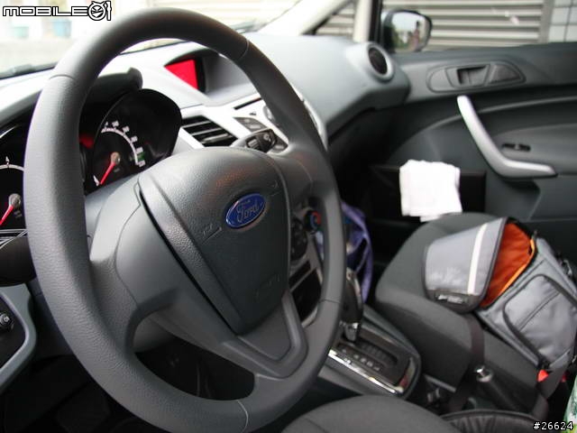 Ford FIESTA 1.6 4D 之林麥克駕馭心得 ~ 呼，花了6小時寫這篇第一次01試駕文章