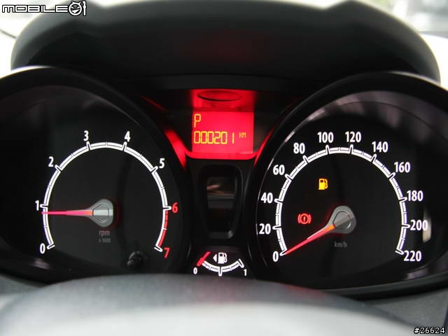 Ford FIESTA 1.6 4D 之林麥克駕馭心得 ~ 呼，花了6小時寫這篇第一次01試駕文章