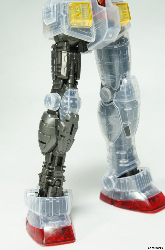 [分享] MG RX-78-2 Ver2.0 EXPO透明版