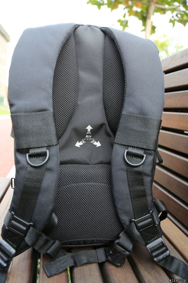 雙肩後背包 Vanguard UP-RISE 46 簡易開箱&實用測試