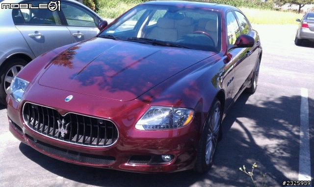 公司停車場裡的特別車款