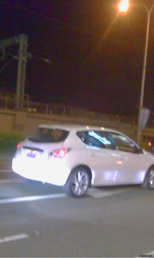 請大大們幫我看一下這台測試車!.這是new tiida??