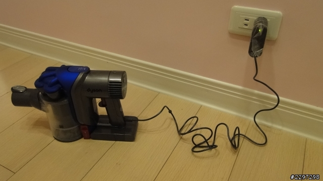DYSON 輕型無線吸塵器 DC35 (開箱文)