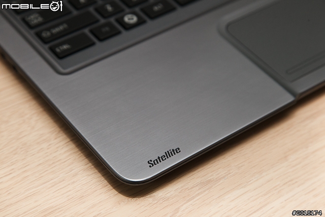 系出同源風格各異 Toshiba Satellite U840/U840W Ultrabook 雙機實測