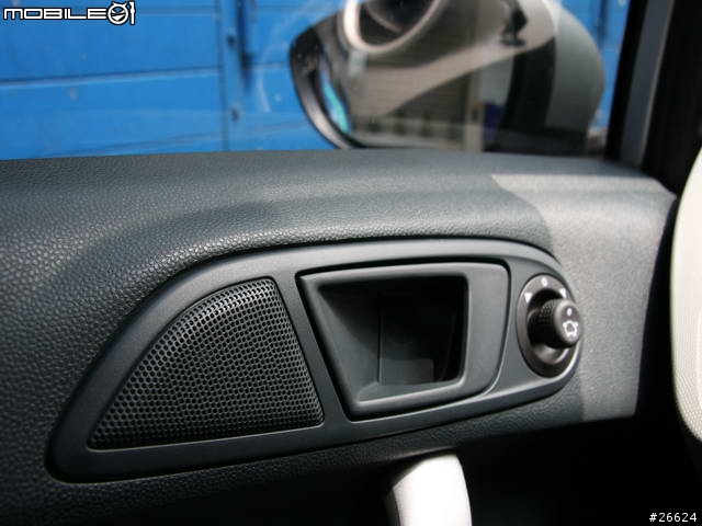 Ford FIESTA 1.6 4D 之林麥克駕馭心得 ~ 呼，花了6小時寫這篇第一次01試駕文章