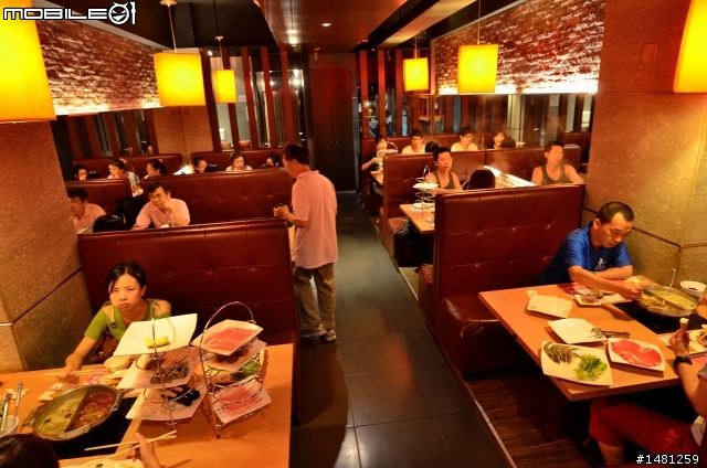 一鍋雙享受．小蒙牛麻辣養生鍋