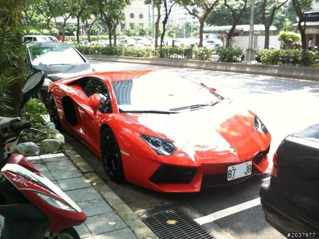LP700-4