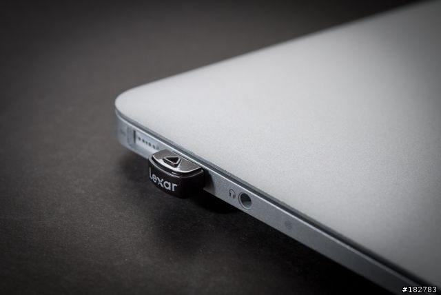 [好物分享] 跟AIR很麻吉的 "Lexar ECHO ZX Flash Drive"
