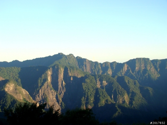 2012-8-12-13塔塔加麟趾山古道逍遙遊