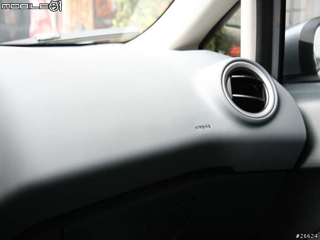 Ford FIESTA 1.6 4D 之林麥克駕馭心得 ~ 呼，花了6小時寫這篇第一次01試駕文章