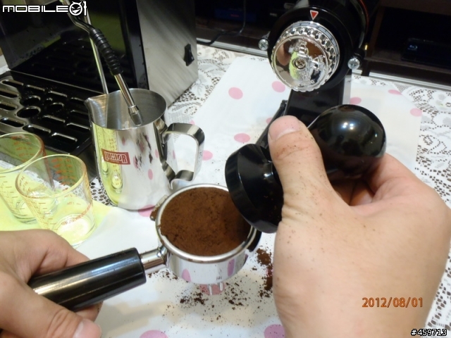 [開箱+心得] 新手趁颱風天來用GEE咖啡機練習做咖啡~~~