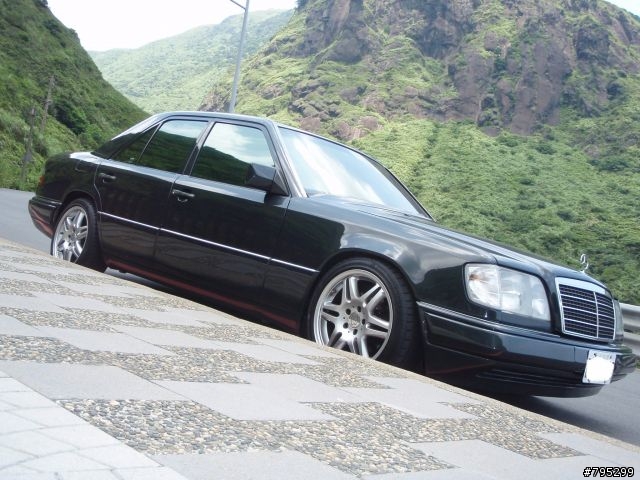 如果你是車主會想割愛嗎?Mercedes-Benz W124 E320!!