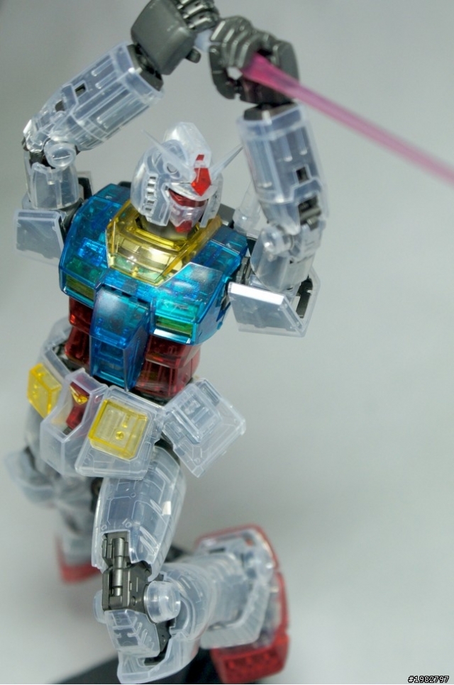 [分享] MG RX-78-2 Ver2.0 EXPO透明版