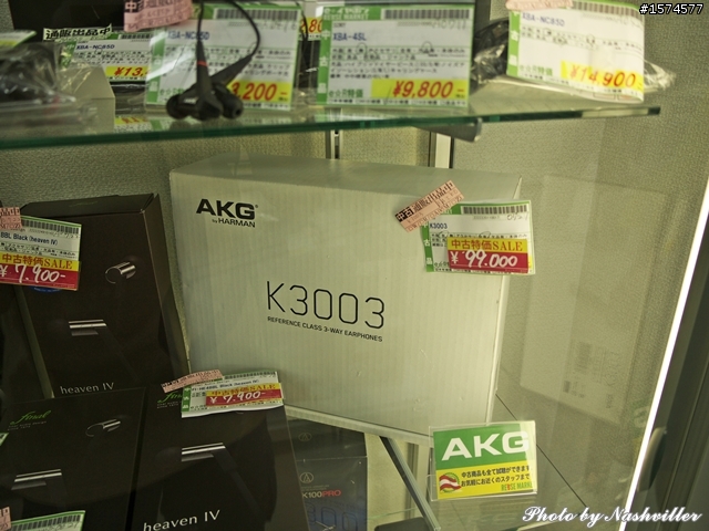 二手耳機店 - eイヤホン，大阪日本橋本店 (很多照片)