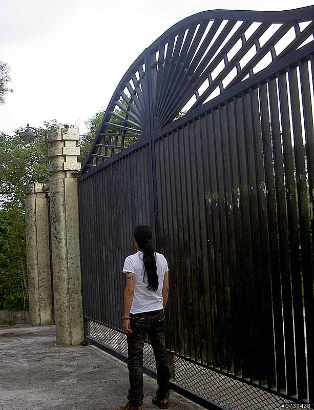 台灣也有如「倚天屠龍記」、明教「光明頂」總壇的神秘處所