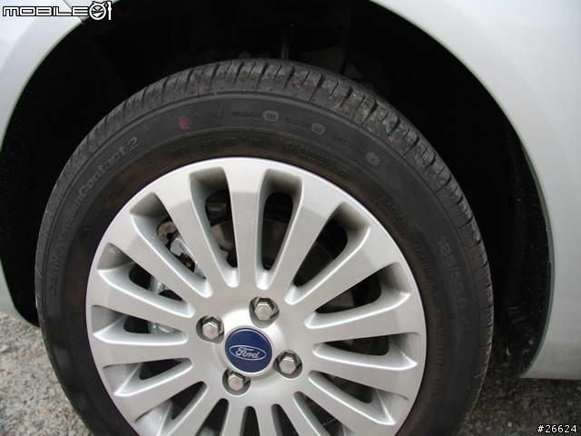 Ford FIESTA 1.6 4D 之林麥克駕馭心得 ~ 呼，花了6小時寫這篇第一次01試駕文章