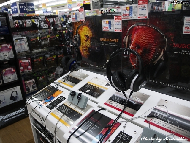 [純分享] 大阪難波 Bic Camera，試聽機摸到爽...