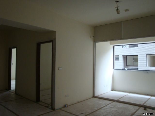 入住半年的家徒四壁風